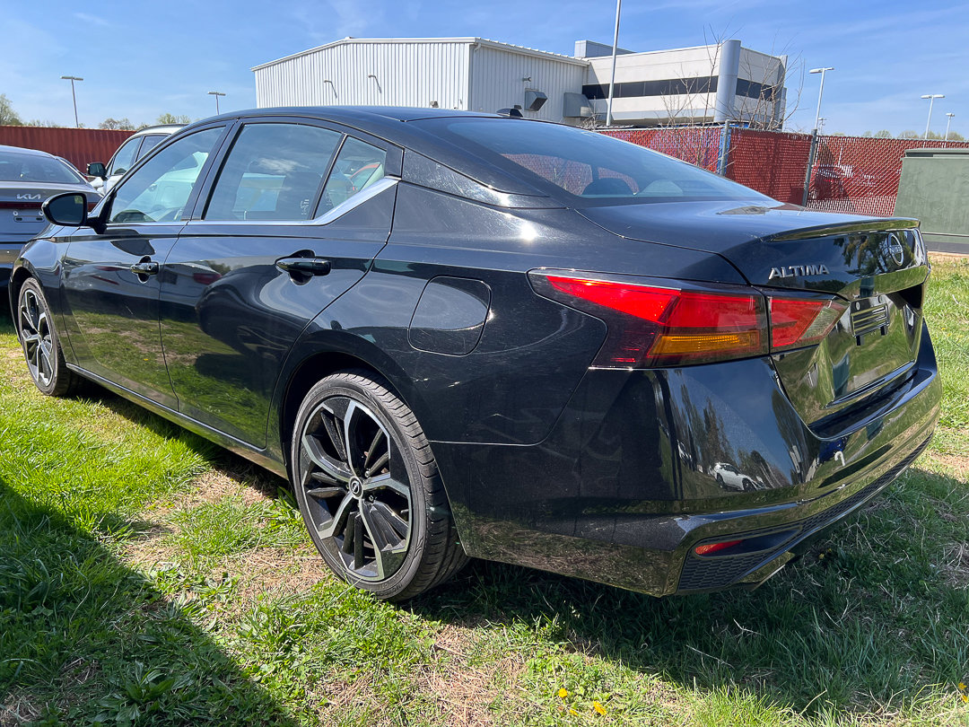 Used 2024 Nissan Altima 2.5 SR image 2