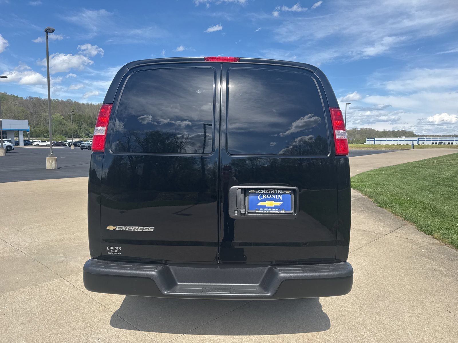 New 2026 Chevrolet Express 2500 w/ Driver Convenience Package RWD image 5