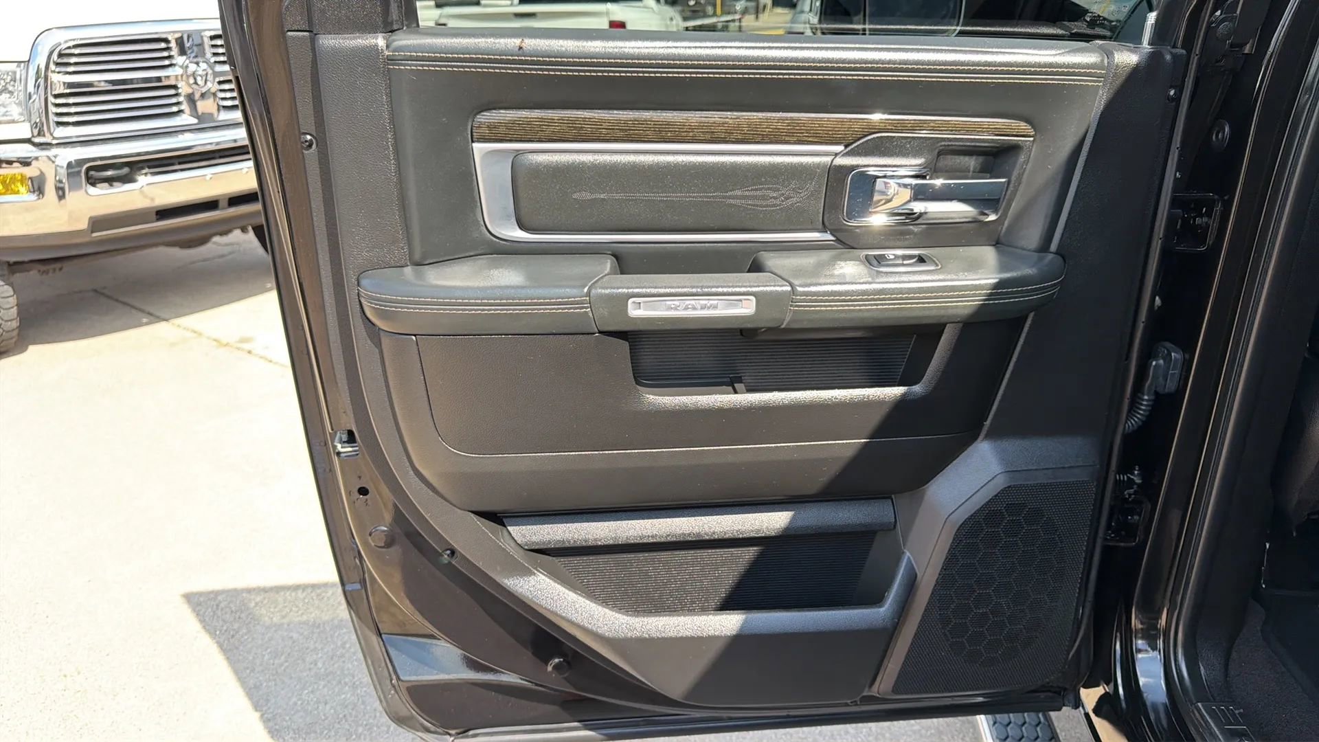 Used 2018 RAM 2500 Limited AWD/4WD image 11