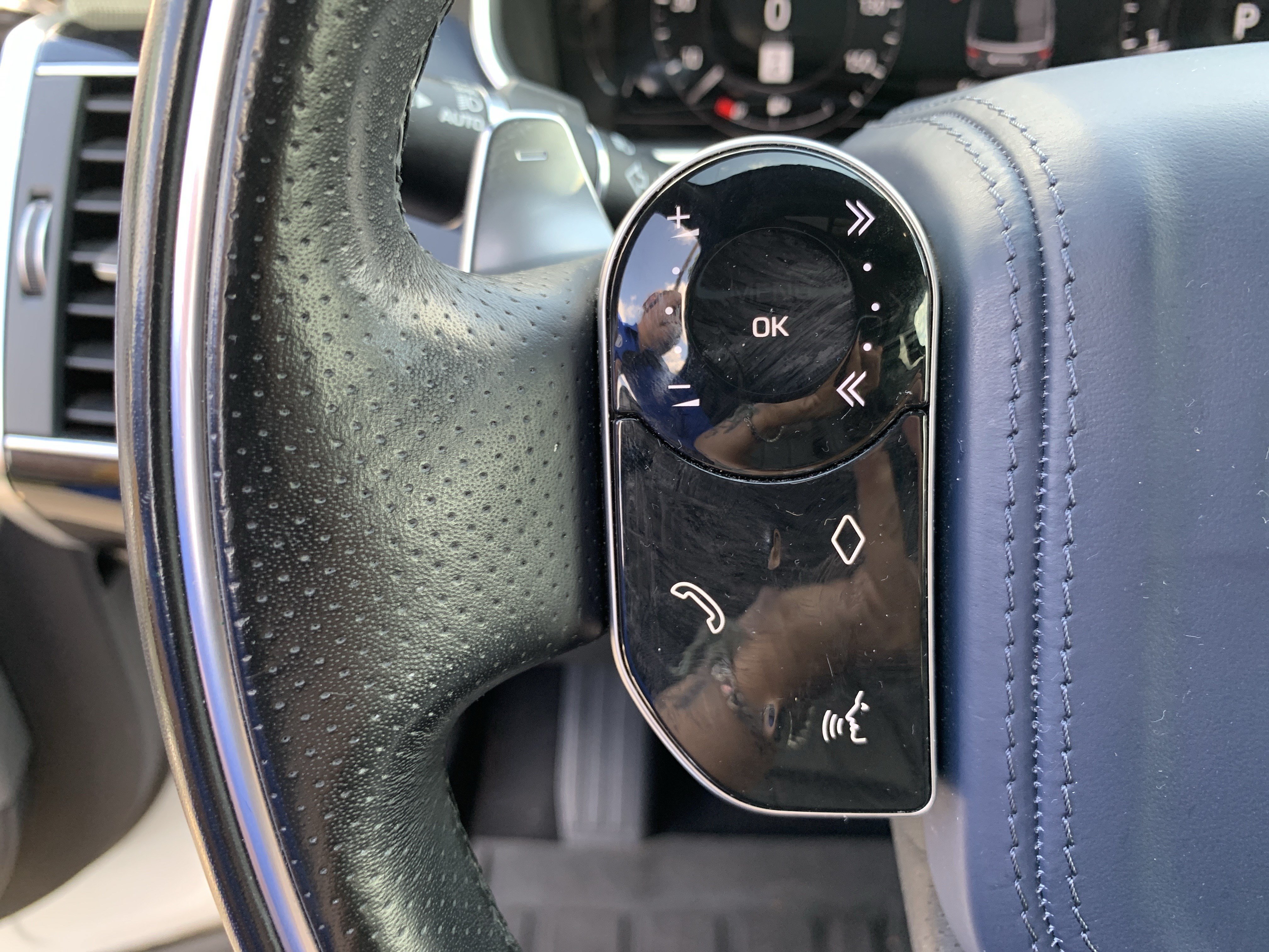 Used 2018 Land Rover Range Rover Sport HSE Dynamic AWD/4WD image 19