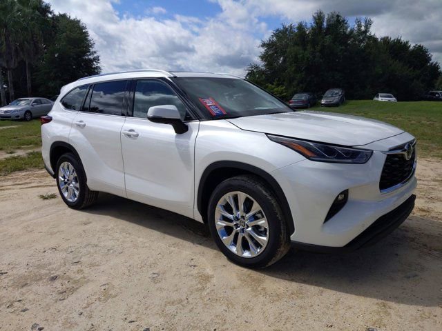 Used 2020 Toyota Highlander Limited FWD image 2