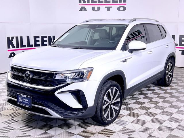 Used 2024 Volkswagen Taos SE image 3
