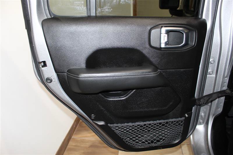 Used 2019 Jeep Wrangler Unlimited Sahara AWD/4WD image 31