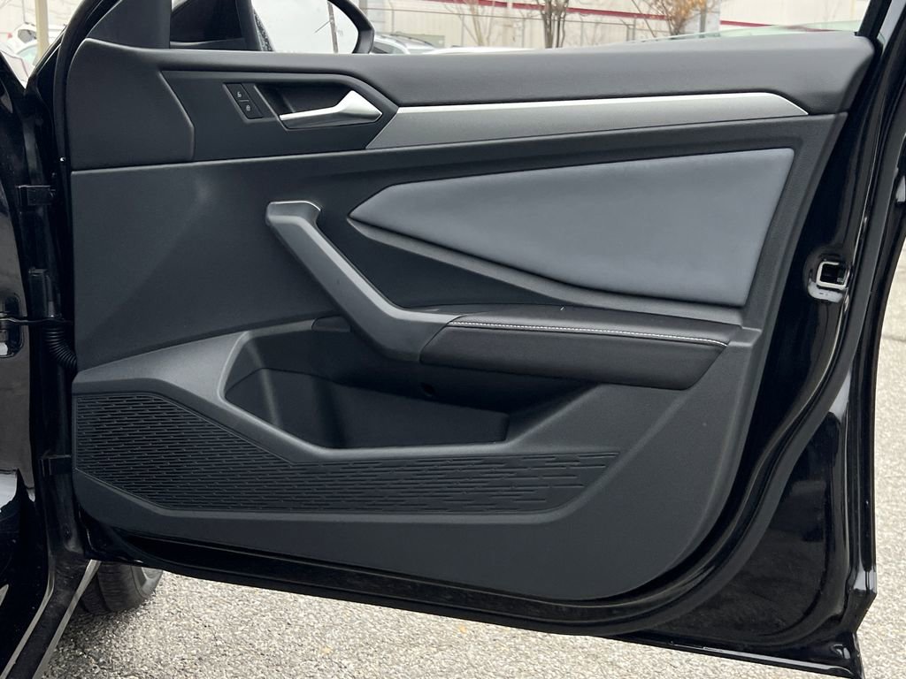 New 2026 Volkswagen Jetta SE image 8