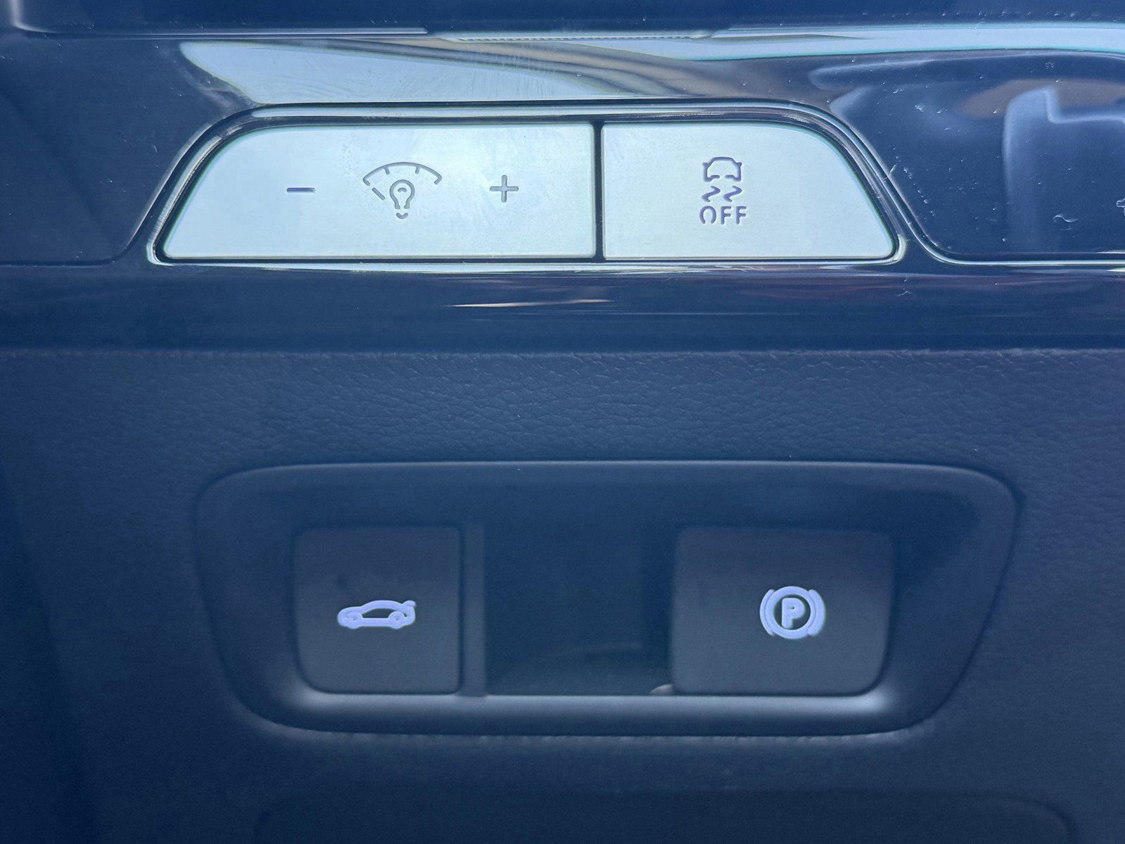 Used 2025 Genesis G80 2.5T image 32