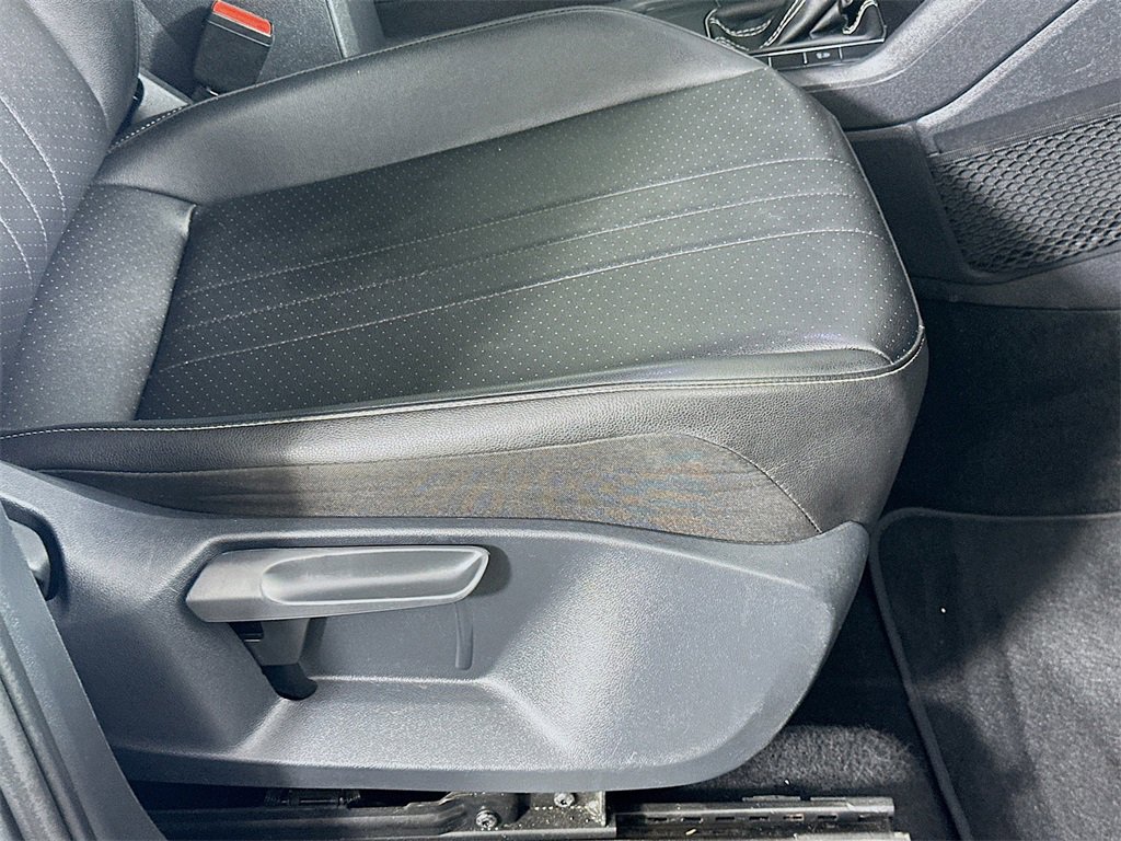 Used 2023 Volkswagen Tiguan SE R-Line image 23