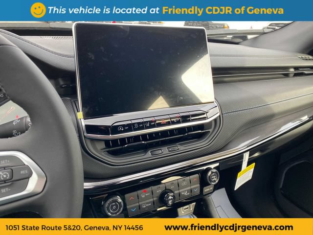 Used 2026 Jeep Compass Limited AWD/4WD image 16