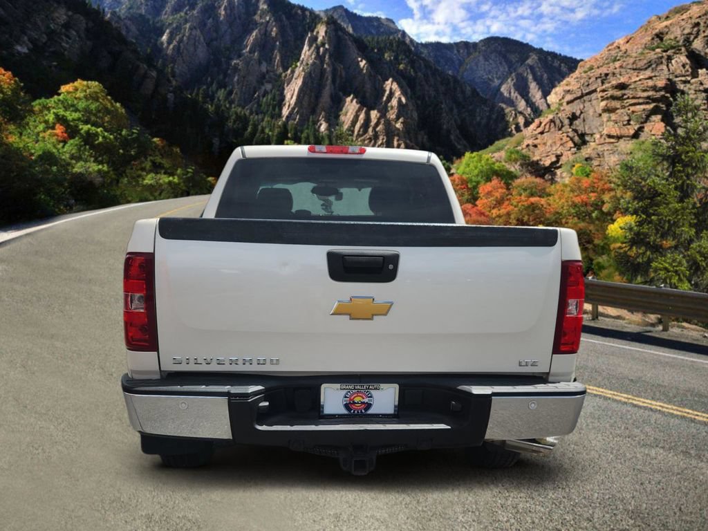 Used 2012 Chevrolet Silverado 1500 LTZ w/ LTZ White Diamond Edition AWD/4WD image 4