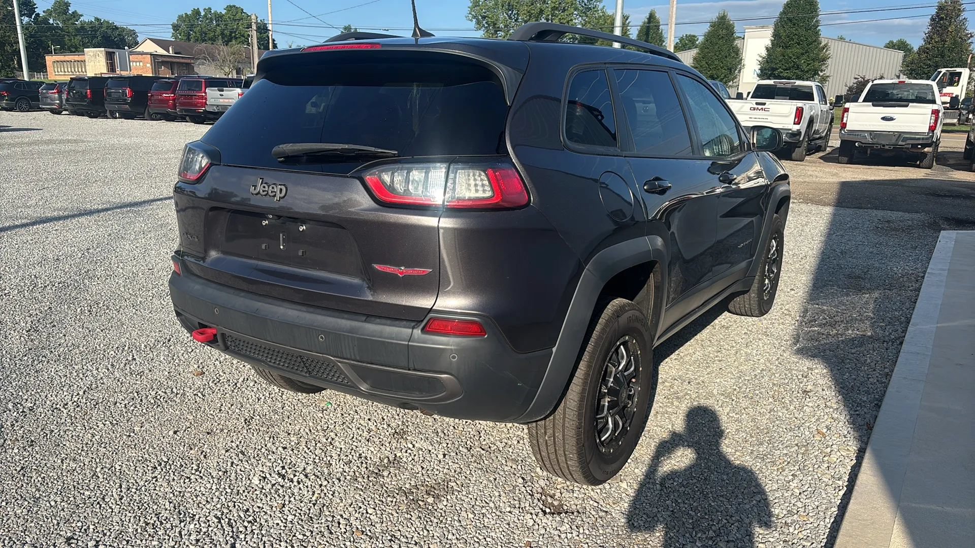 Used 2019 Jeep Cherokee Trailhawk AWD/4WD image 8