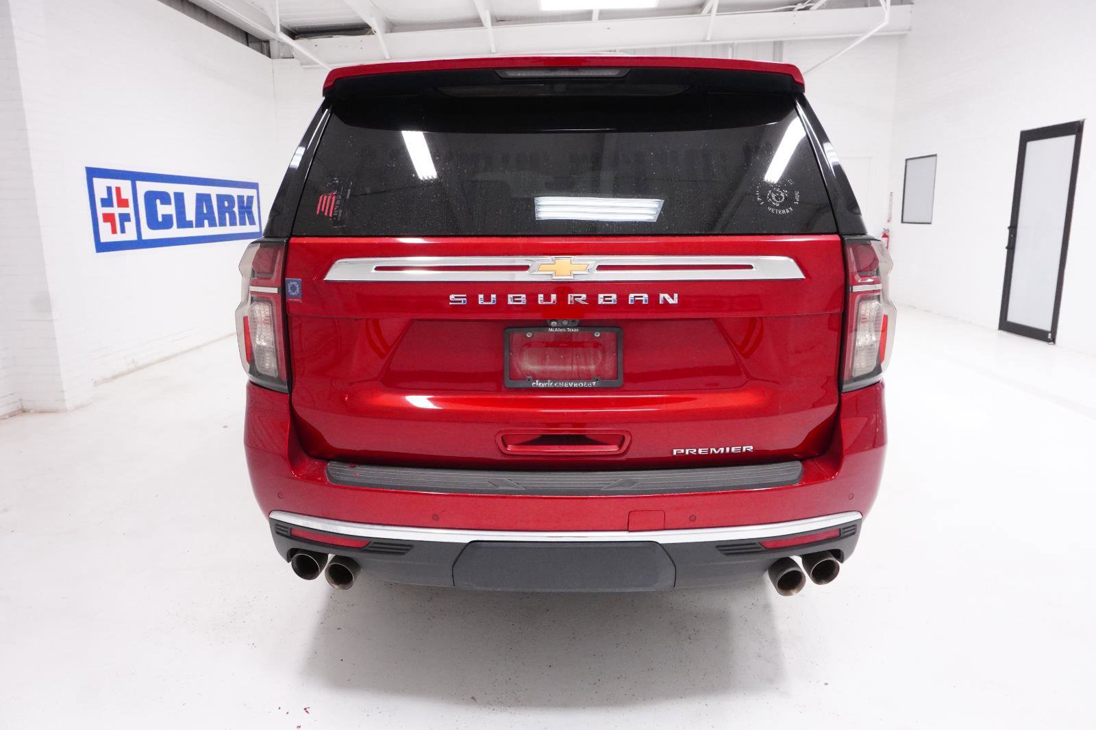 Used 2021 Chevrolet Suburban Premier w/ Premium Package image 6