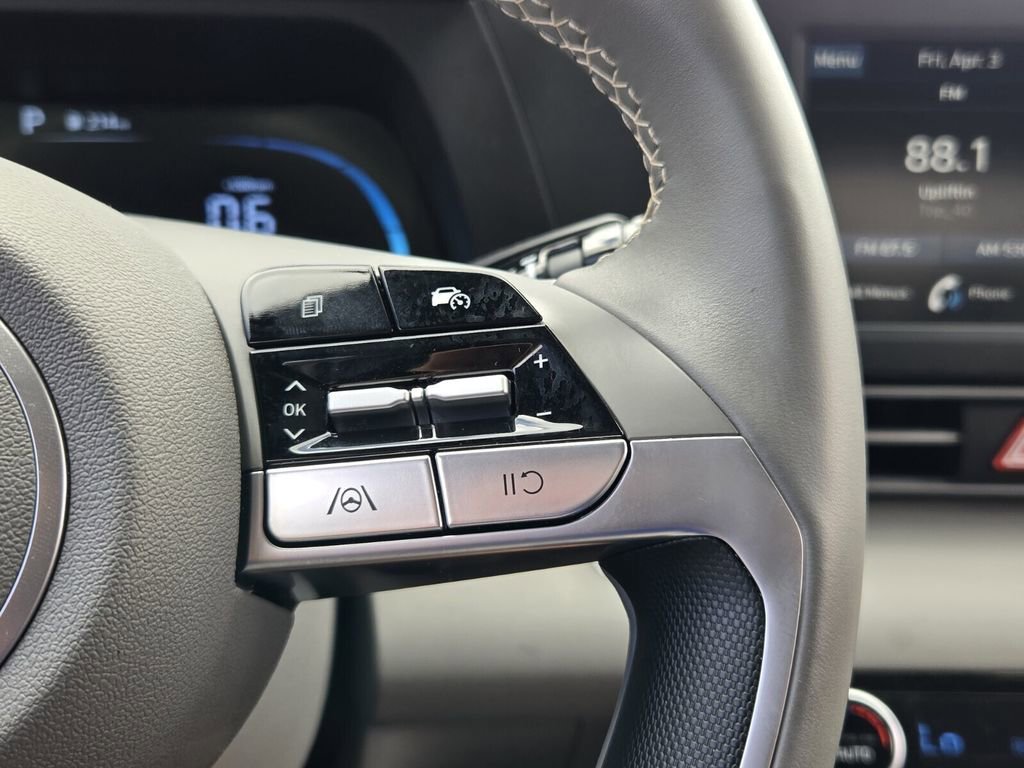 Certified 2025 Hyundai Elantra Sport image 23