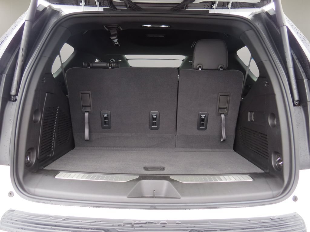 Used 2024 Chevrolet Tahoe RST RWD image 15