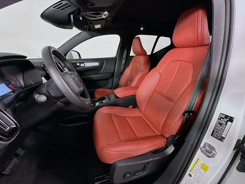 Used 2019 Volvo XC40 T5 Momentum image 21