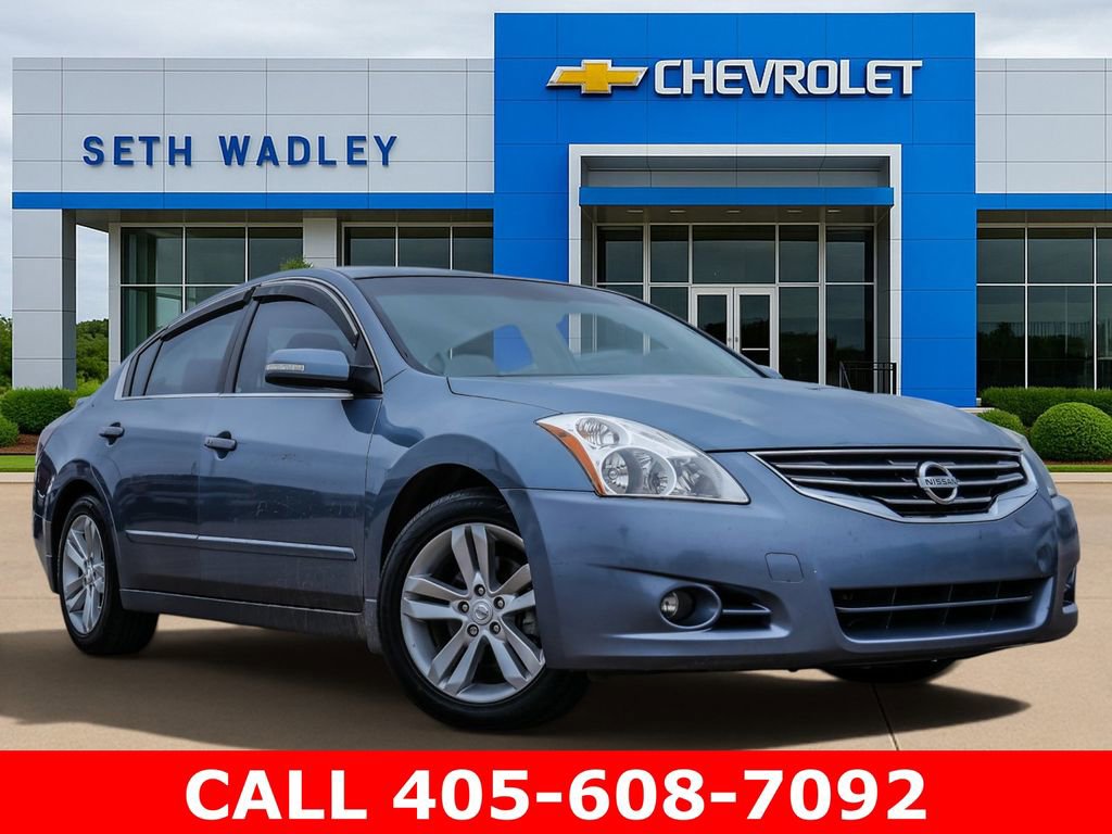 Used 2012 Nissan Altima 3.5 SR w/ Sport Pkg FWD image 1