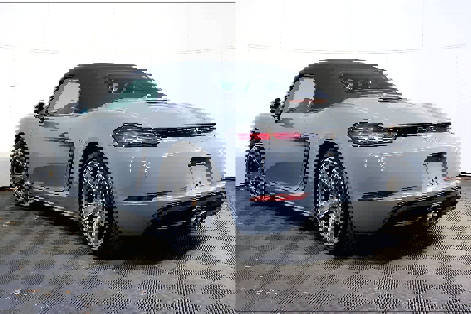 Used 2025 Porsche 718 Boxster S image 3