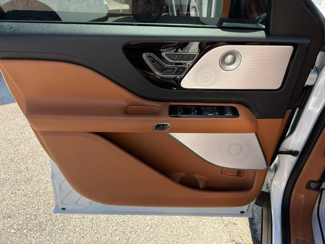 Used 2025 Lincoln Aviator Black Label image 22