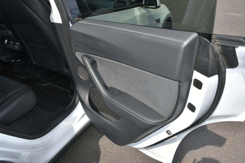 Used 2023 Tesla Model Y Performance AWD/4WD image 27