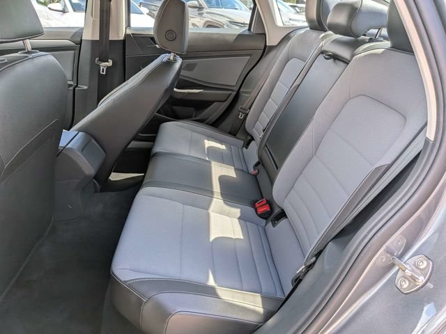 Used 2025 Volkswagen Jetta SE FWD image 14