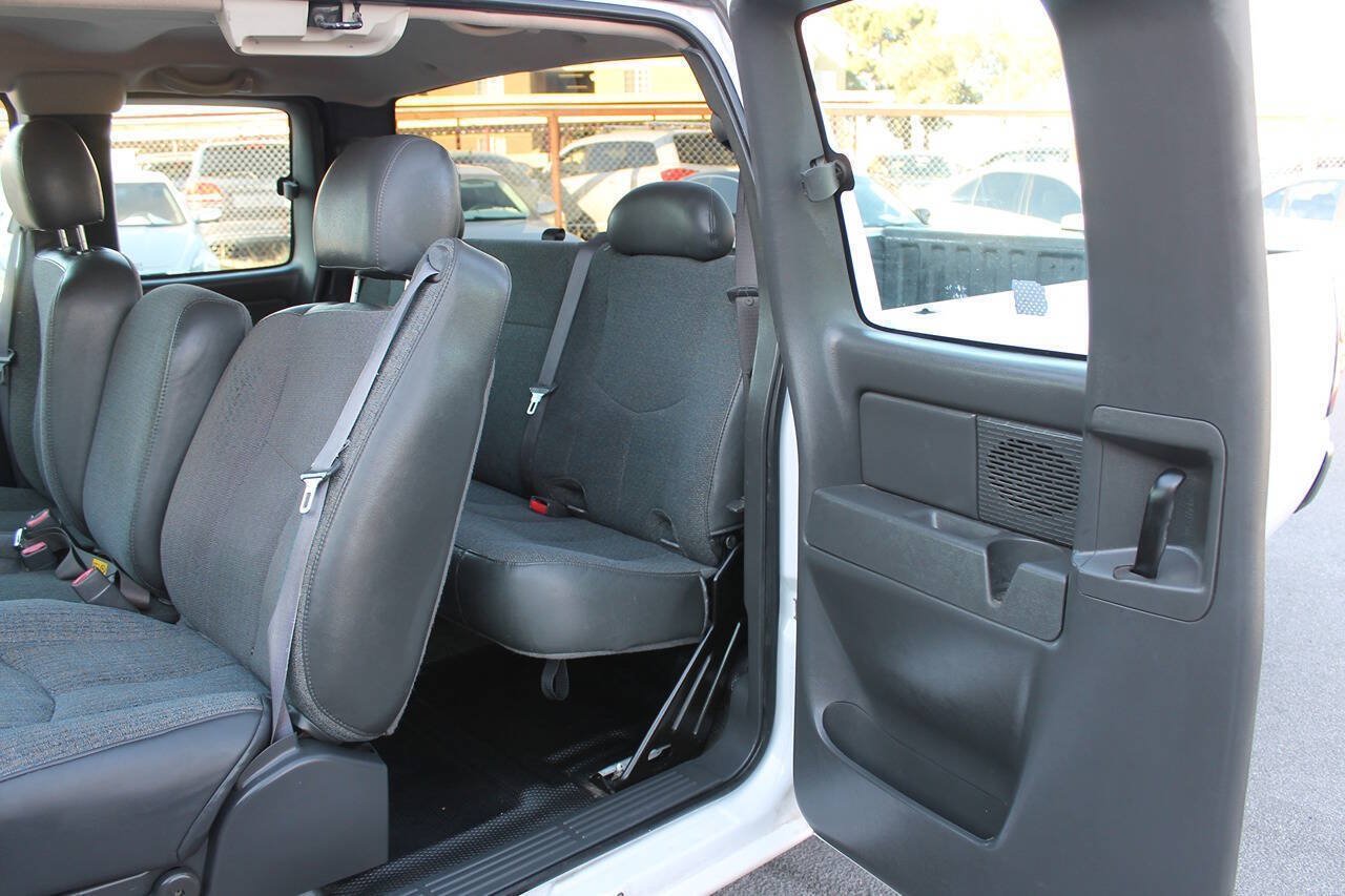 Used 2006 Chevrolet Silverado 1500 W/T RWD image 27