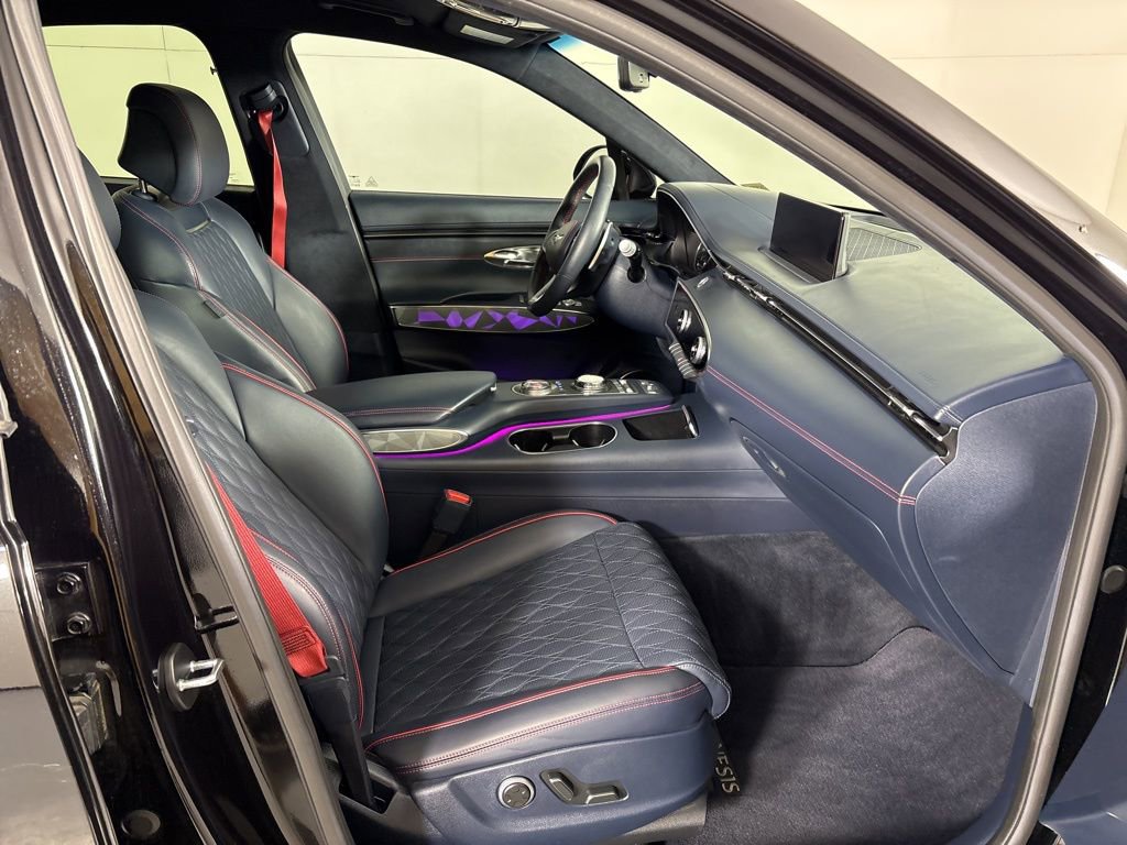 Used 2025 Genesis GV70 3.5T Sport w/ Sport Advanced Package AWD/4WD image 17