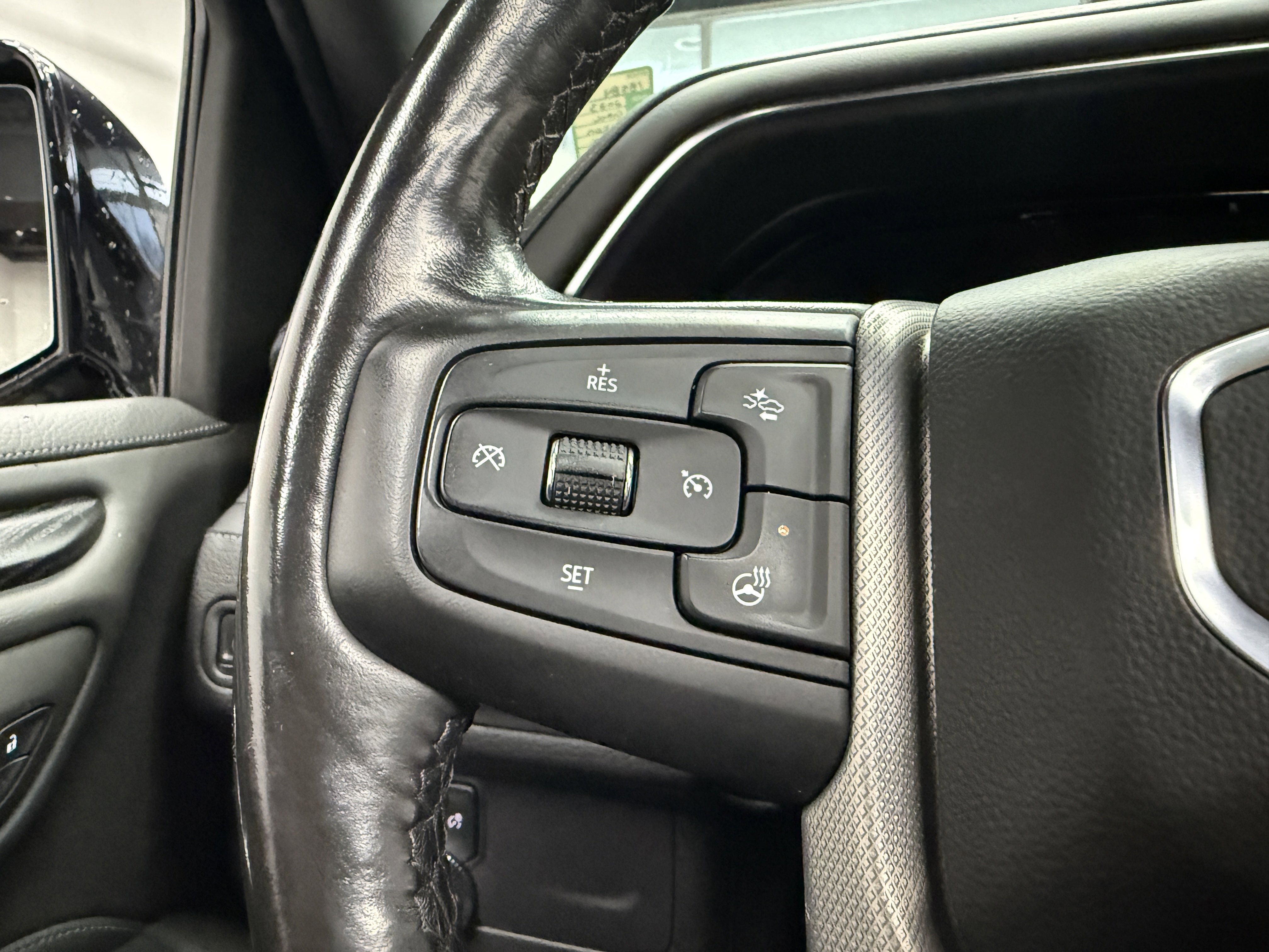 Used 2023 GMC Yukon Denali image 18