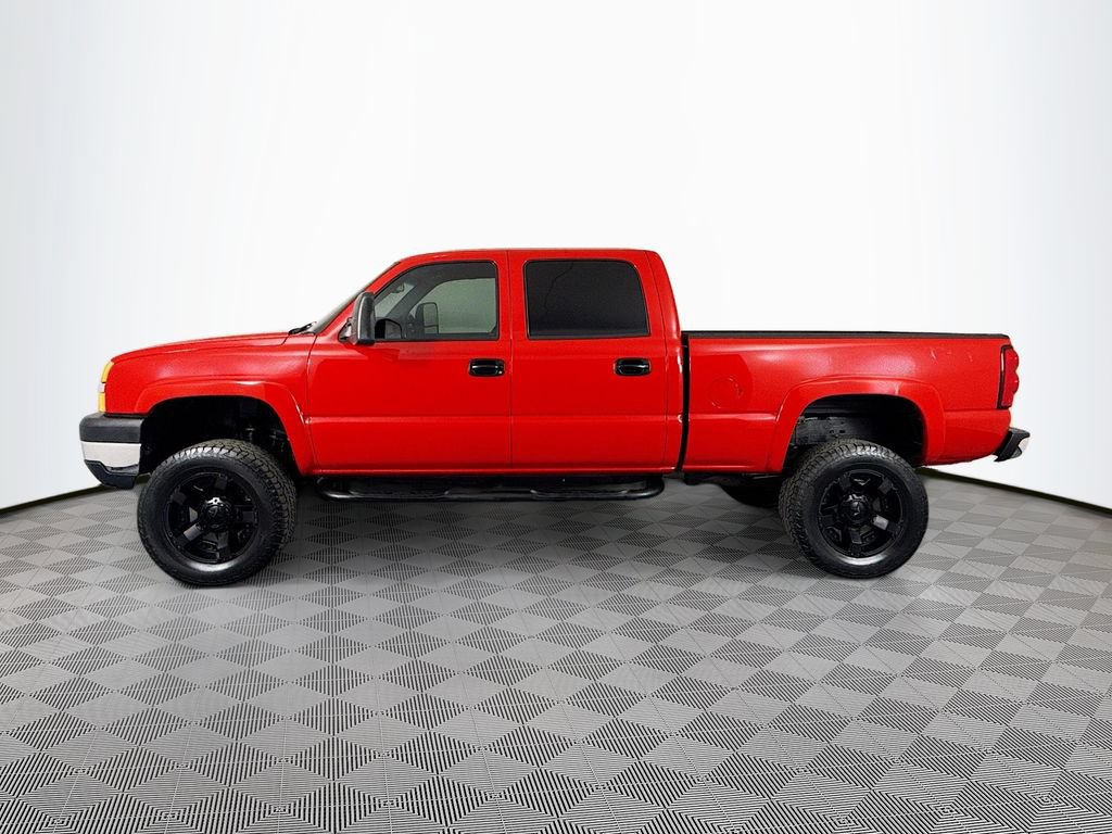 Used 2004 Chevrolet Silverado 2500 LS w/ Skid Plate Package AWD/4WD image 4