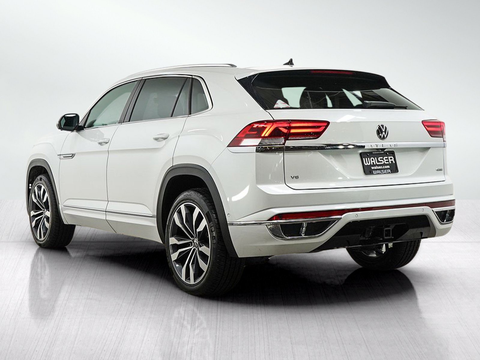 Used 2023 Volkswagen Atlas Cross Sport SEL Premium R-Line AWD/4WD image 4