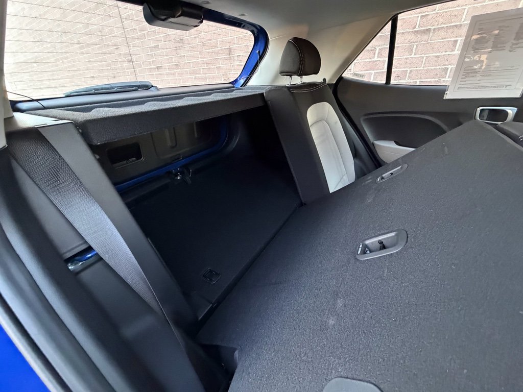 Certified 2025 Hyundai Venue SEL image 22