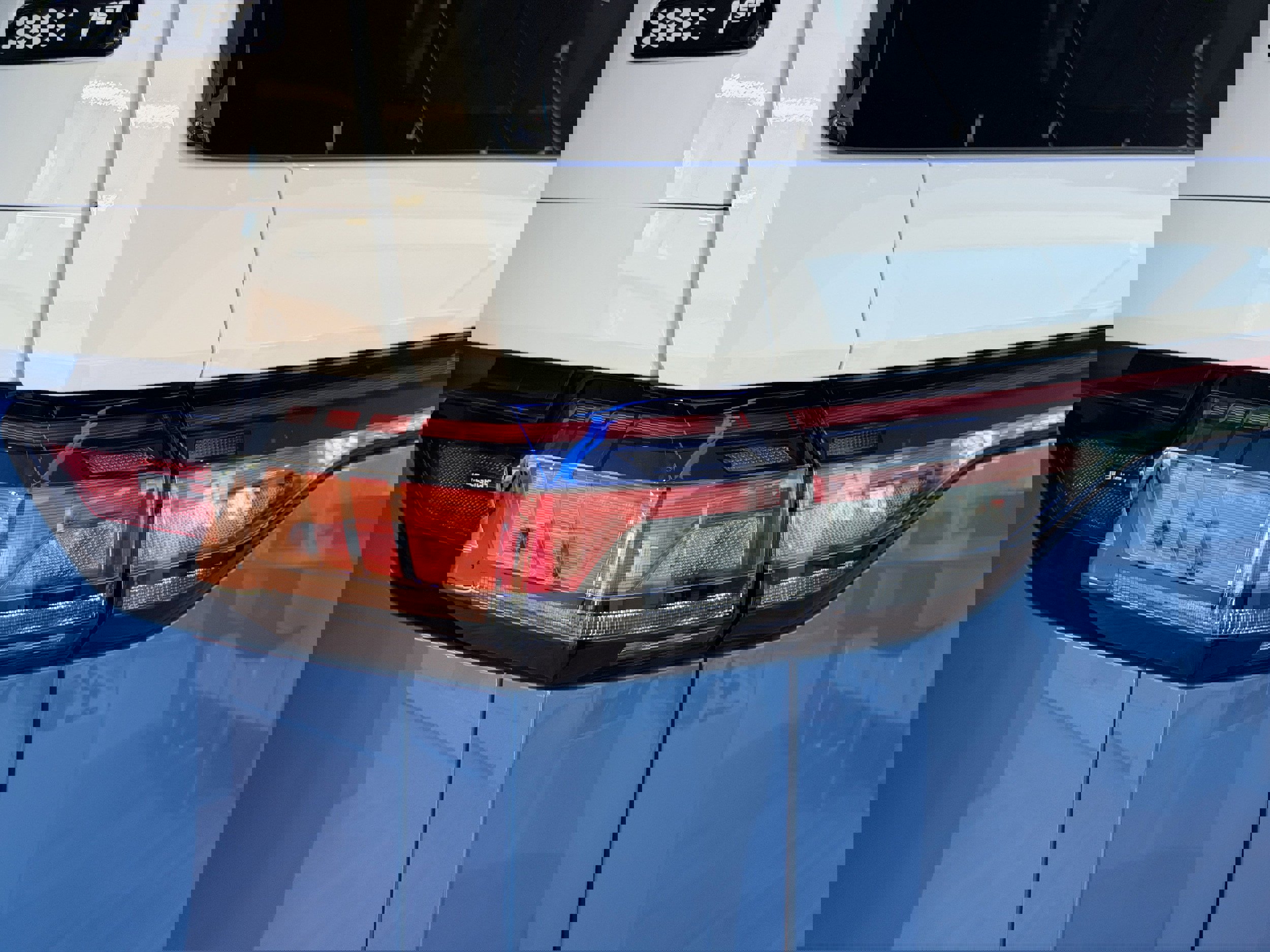 New 2025 Volkswagen ID. Buzz 1st Edition image 8