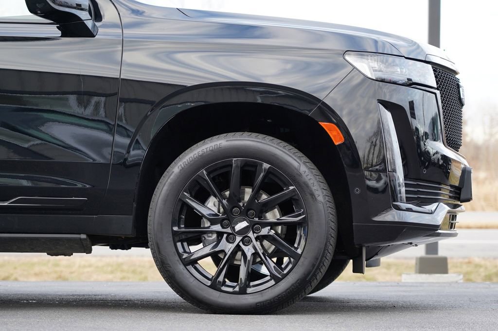 Used 2024 Cadillac Escalade ESV Sport Platinum w/ LPO, ONYX Package image 11