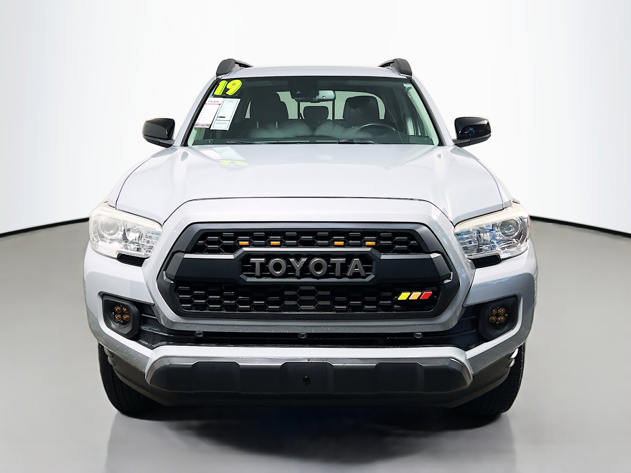 Used 2019 Toyota Tacoma SR5 RWD image 11