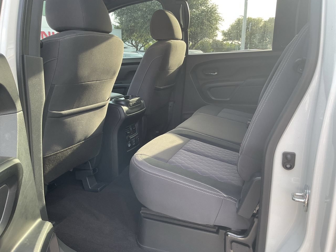 Used 2023 Nissan Titan SV w/ SV Convenience Package AWD/4WD image 10