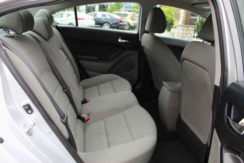 Used 2015 Kia Forte LX FWD image 23