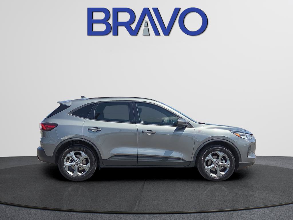 Used 2025 Ford Escape ST-Line Select AWD/4WD image 3
