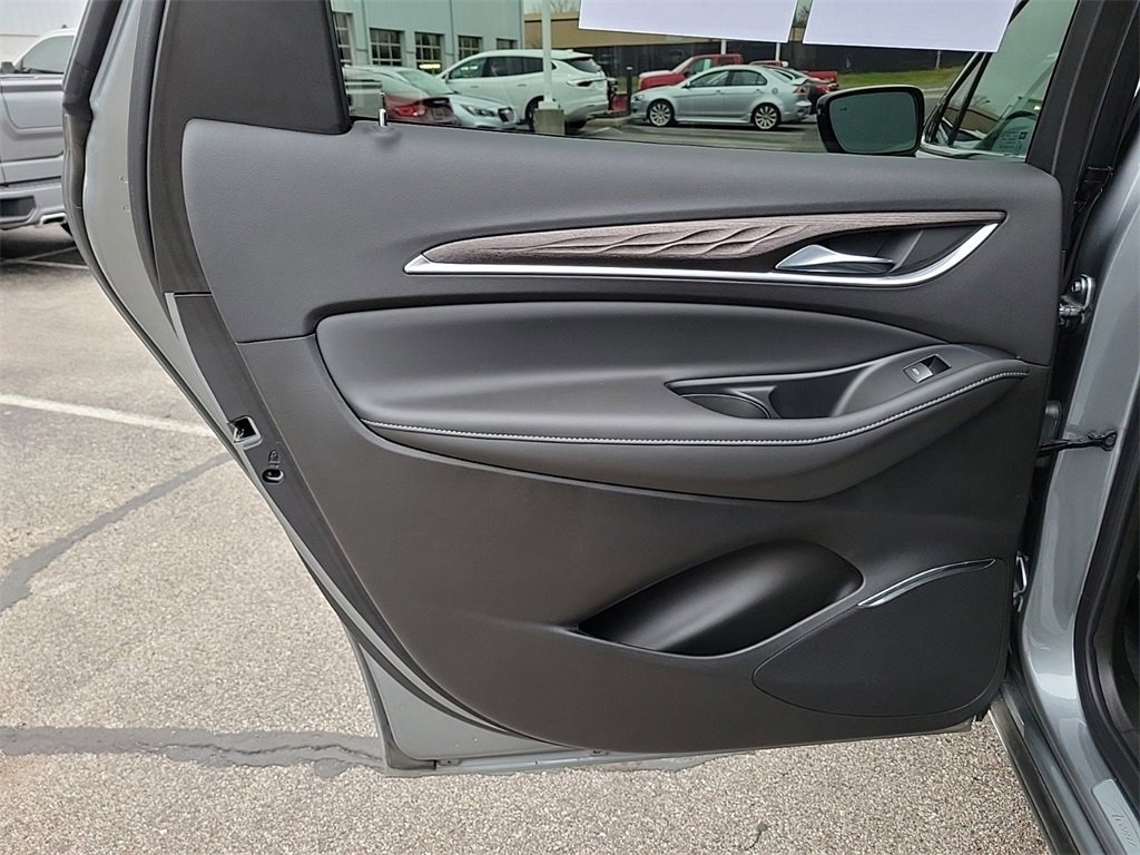 Used 2023 Buick Enclave Avenir w/ Avenir Technology Package image 14