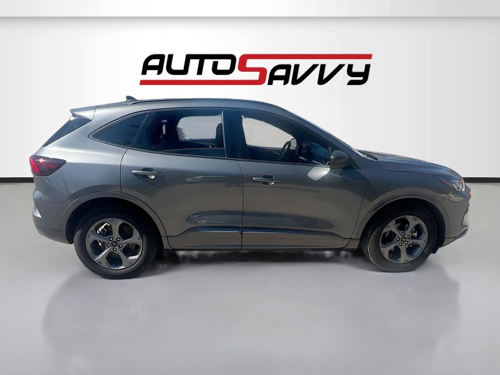 Used 2023 Ford Escape ST-Line w/ Tech Pack #1 FWD image 8