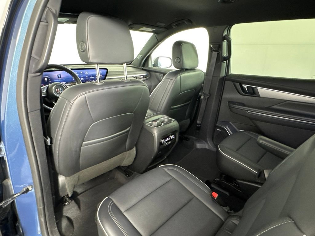 Certified 2025 Buick Enclave Preferred AWD/4WD image 39