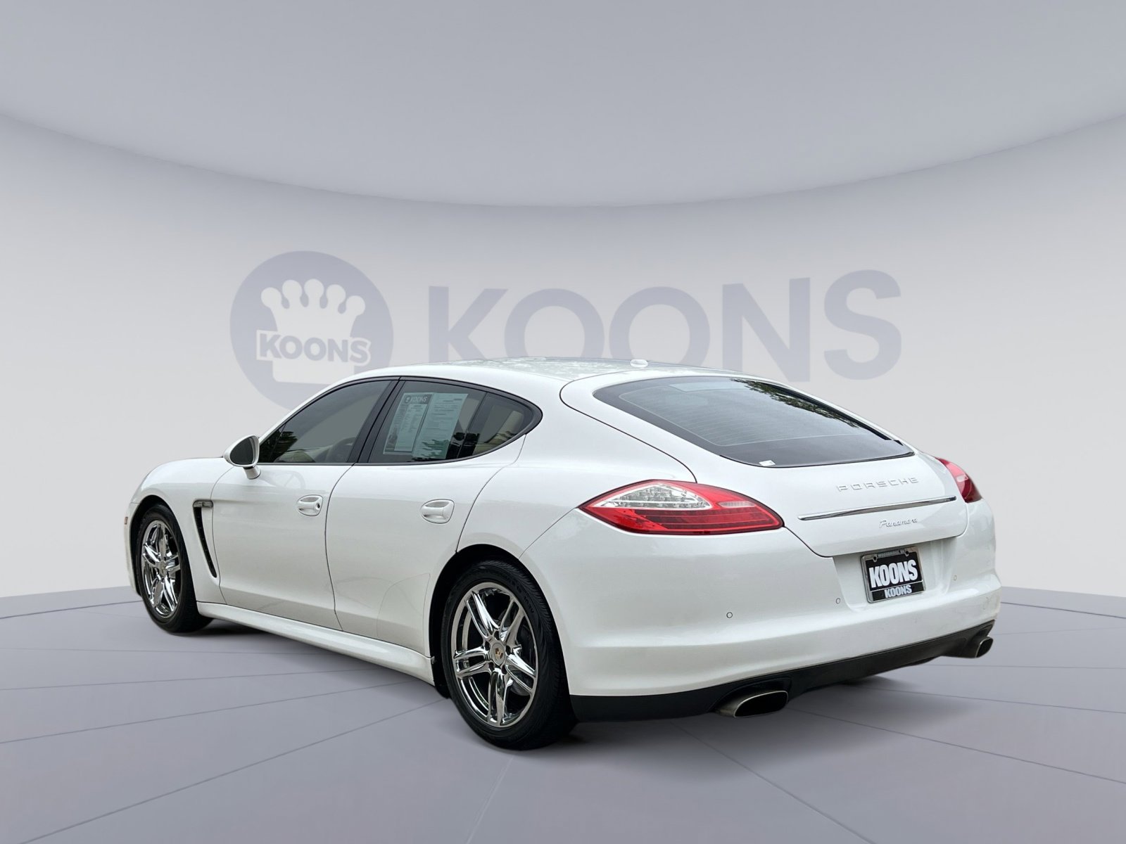 Used 2011 Porsche Panamera RWD image 8