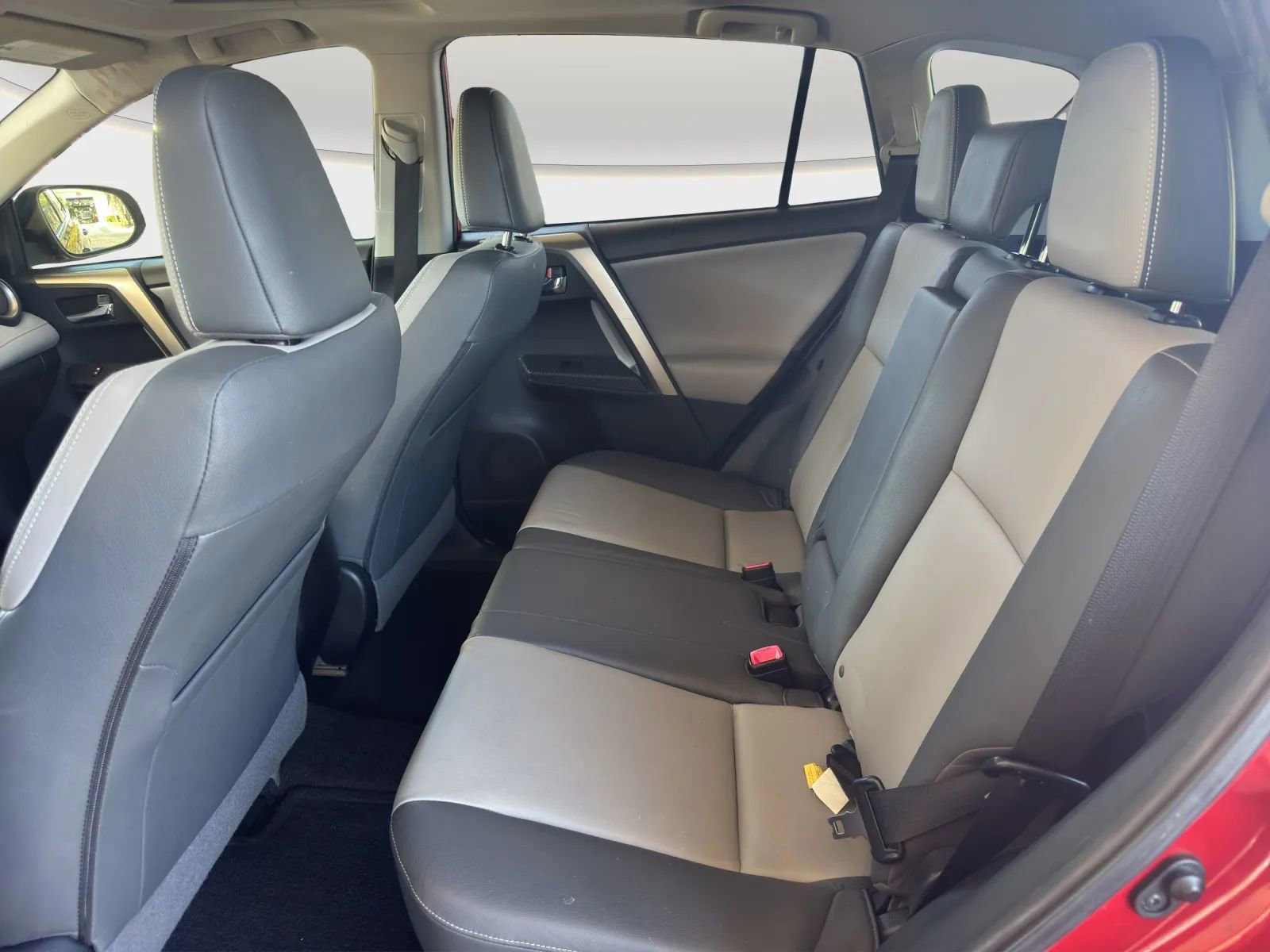 Used 2015 Toyota RAV4 Limited FWD image 13