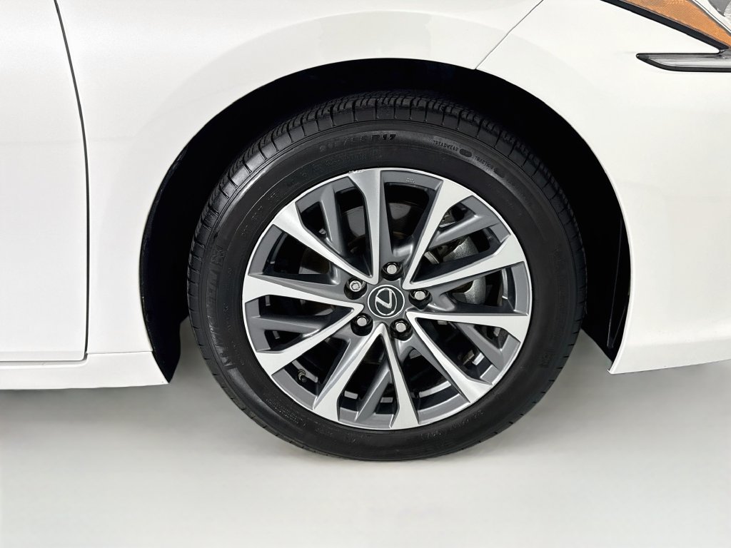 Used 2025 Lexus ES 350 w/ Accessory Package (Z2) FWD image 32