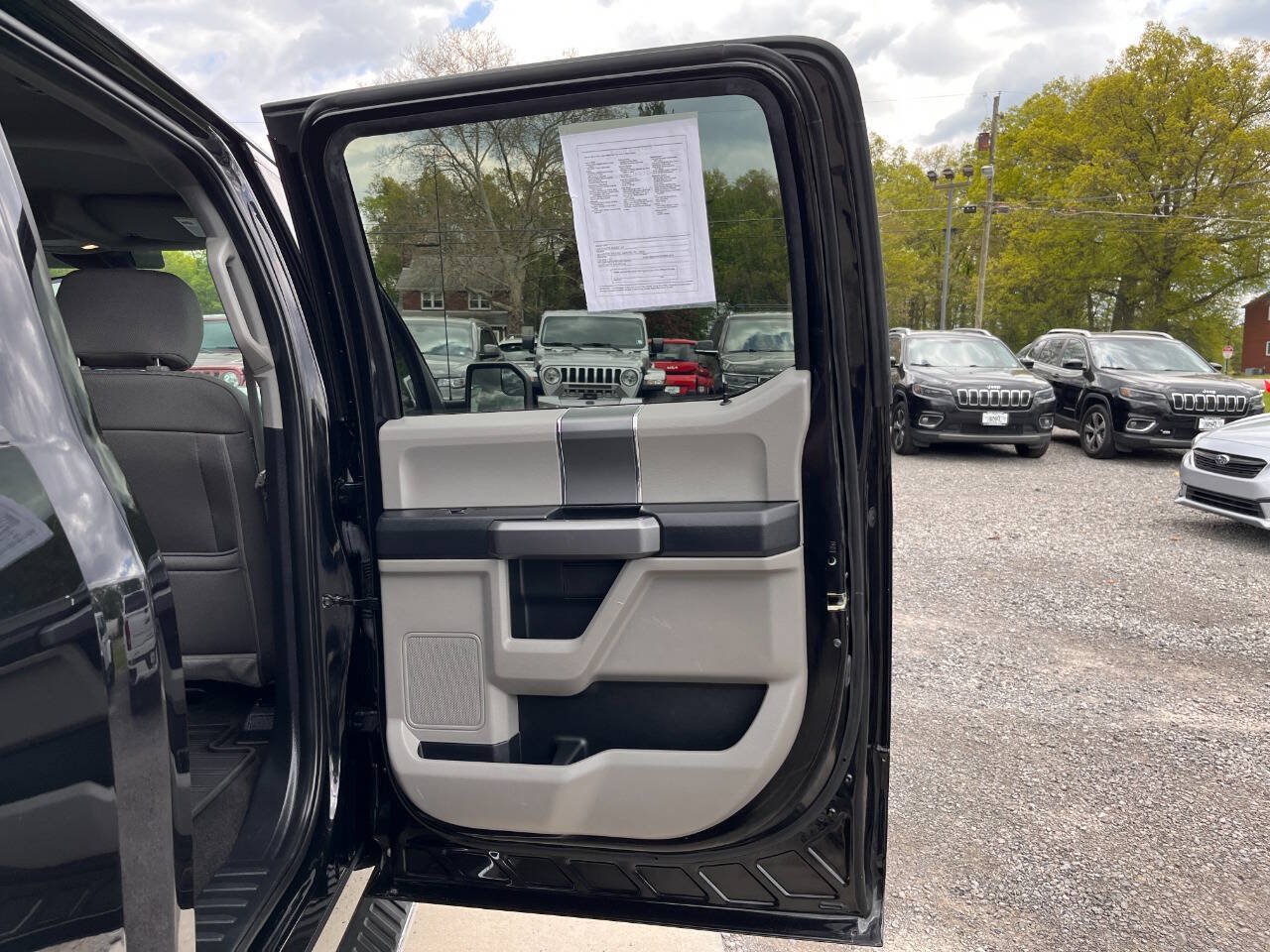Used 2019 Ford F150 XLT w/ Equipment Group 302A Luxury AWD/4WD image 12