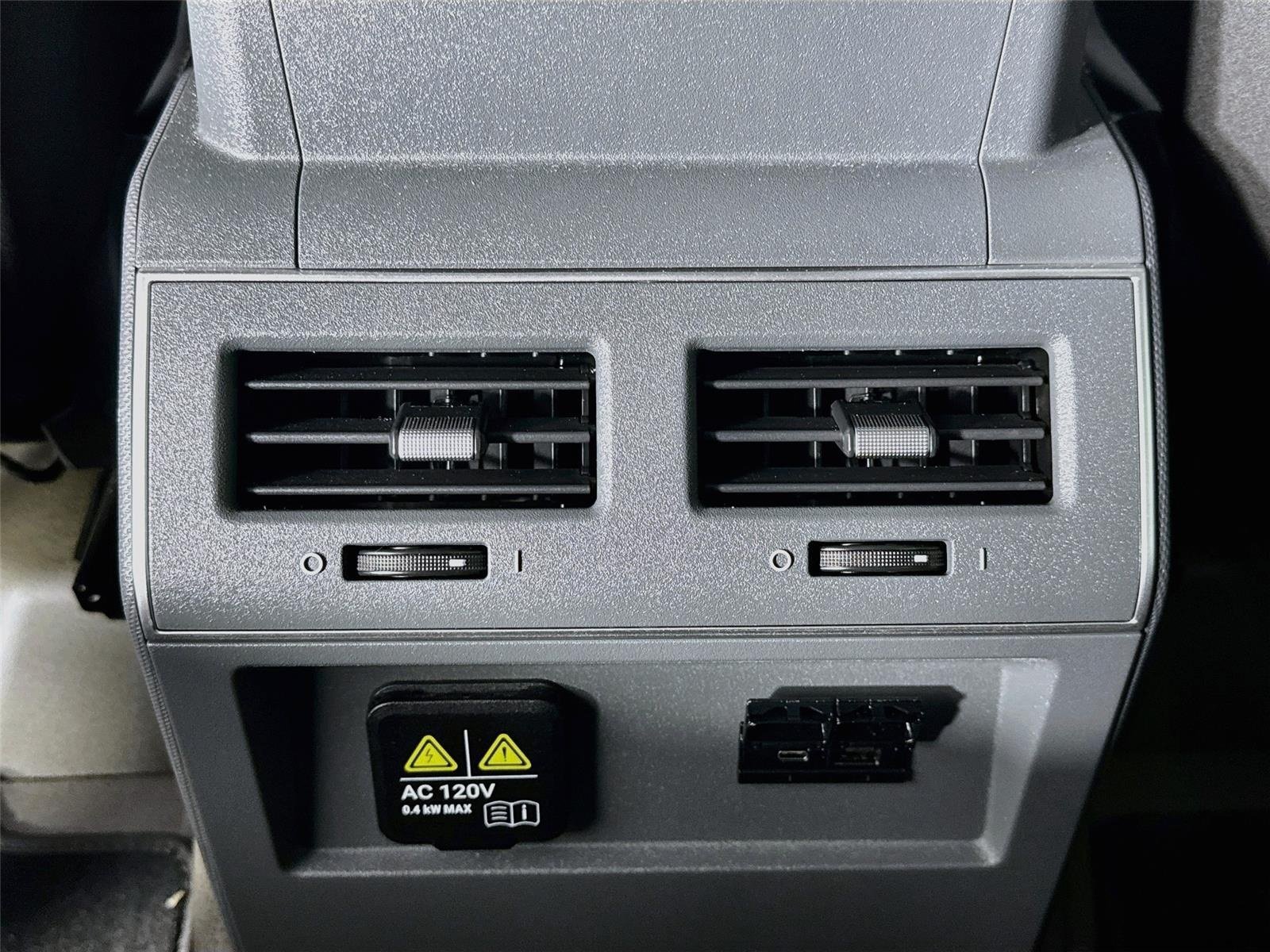 Used 2025 INEOS Grenadier AWD/4WD image 24