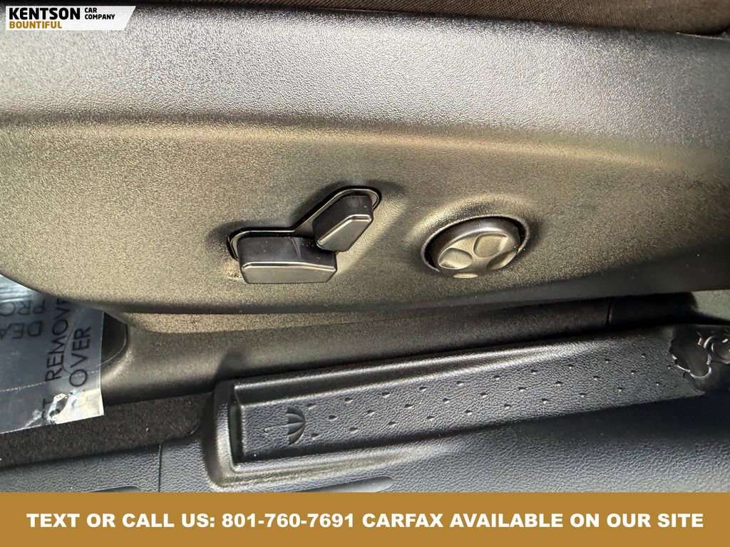 Used 2026 Chrysler Pacifica Limited image 33