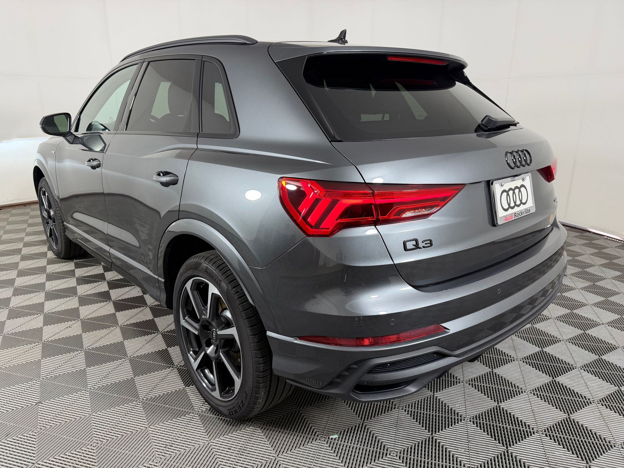 Certified 2025 Audi Q3 2.0T Premium Plus w/ Premium Plus Package AWD/4WD image 3