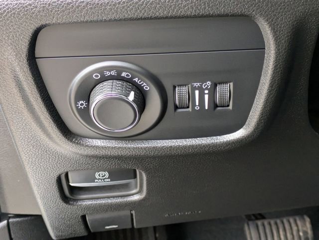 Certified 2024 Jeep Grand Cherokee Laredo X w/ Luxury Tech Group I image 14