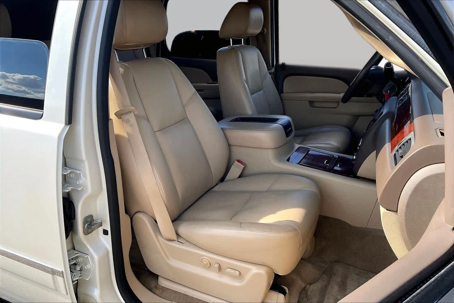 Used 2011 Chevrolet Tahoe LTZ RWD image 8