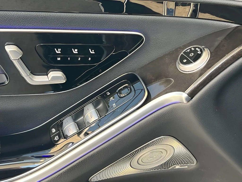 Used 2023 Mercedes-Benz S 500 S 500 image 13