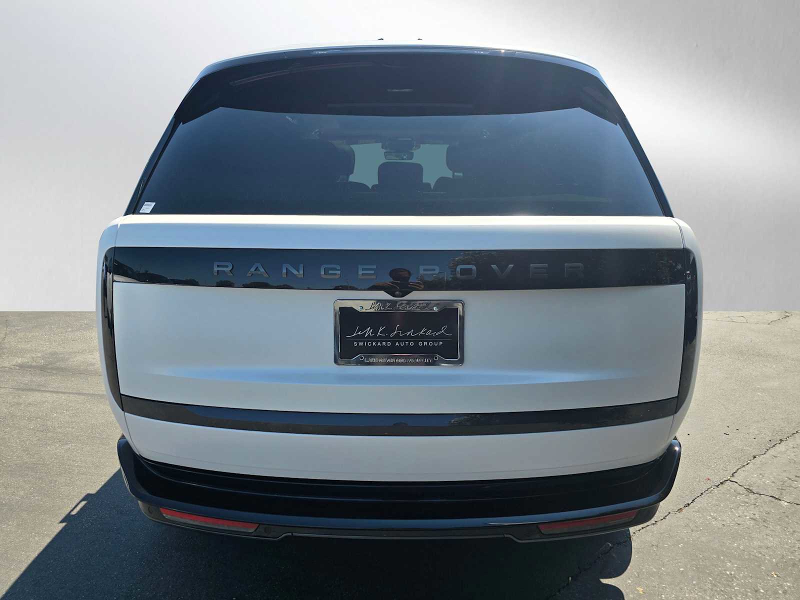 New 2025 Land Rover Range Rover Long Wheelbase SE image 4
