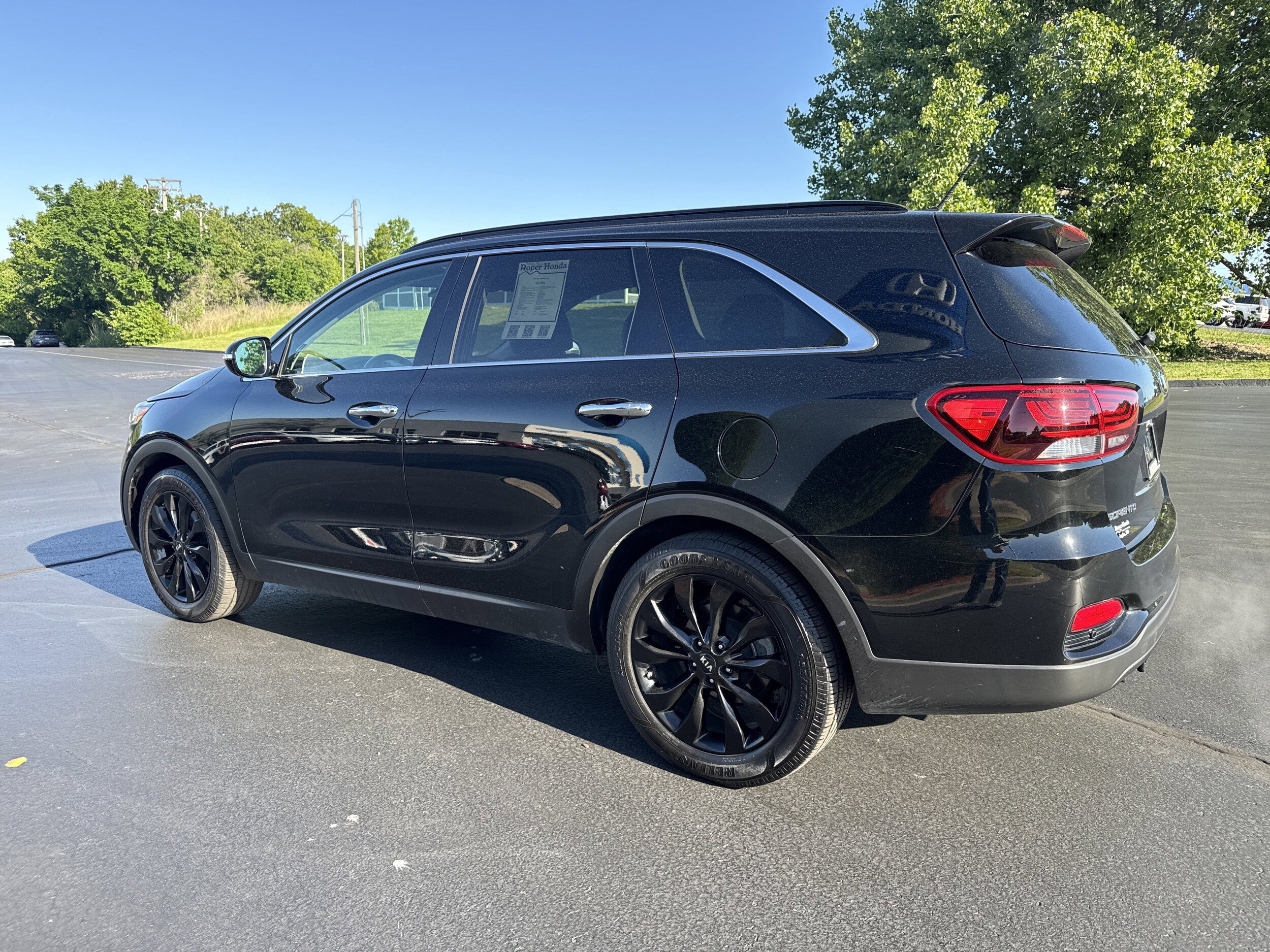 Used 2019 Kia Sorento S FWD image 3