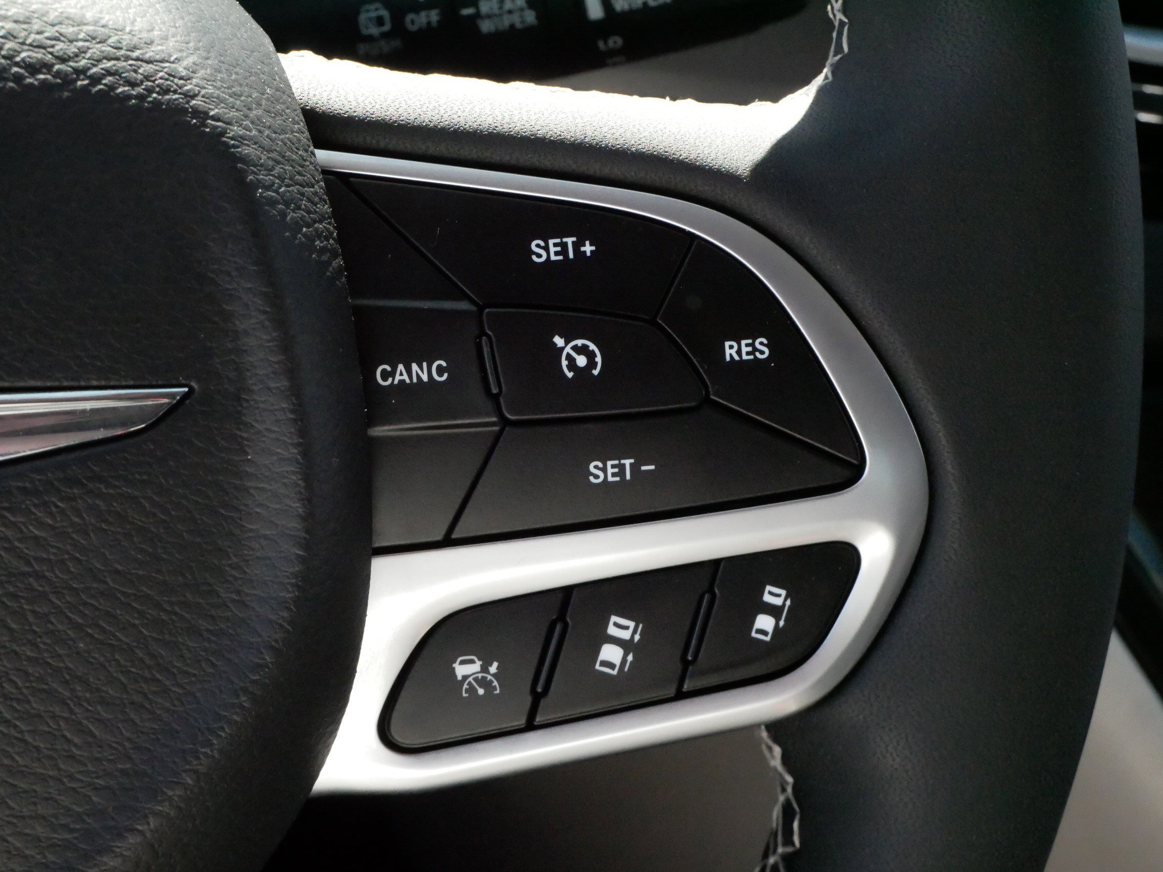 Used 2023 Chrysler Pacifica Touring-L FWD image 24